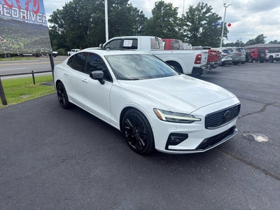 2024 Volvo S60 Plus Black Edition