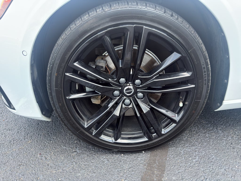 2024 Volvo S60 Plus Black Edition