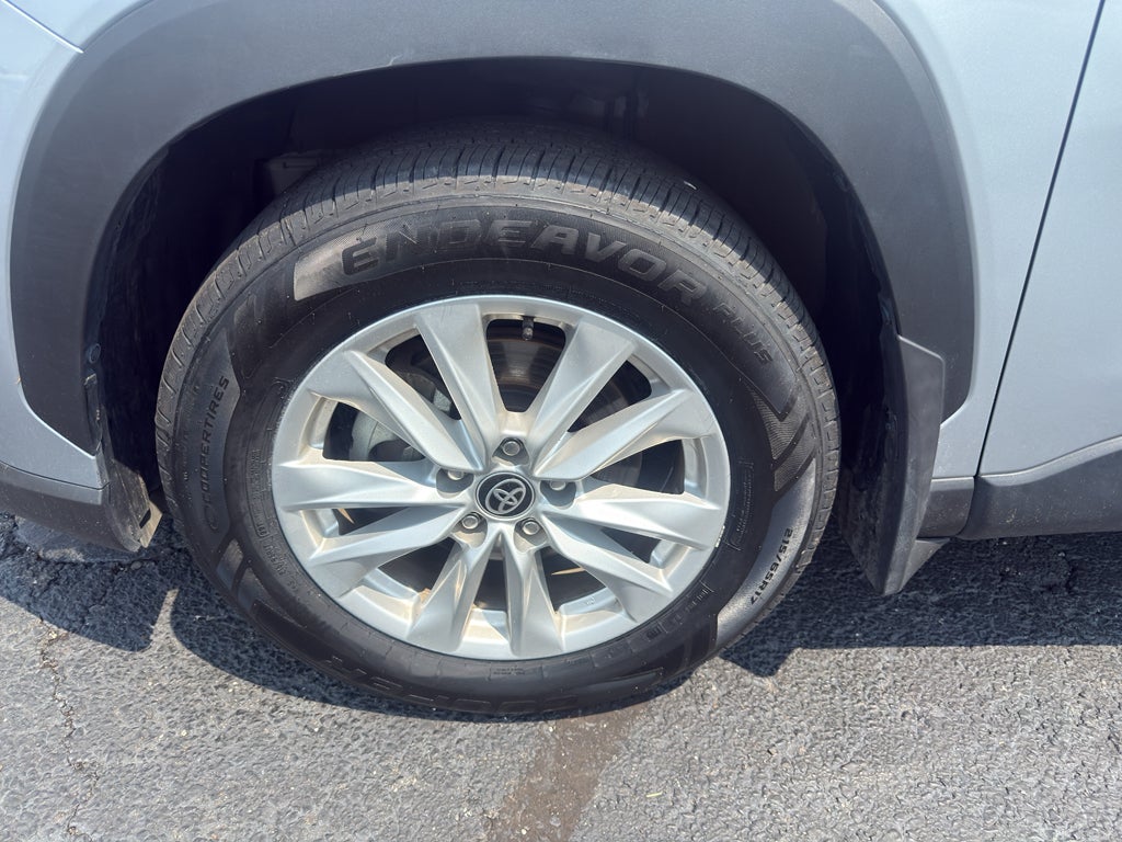 2024 Toyota Corolla Cross LE