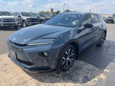 2025 Toyota Crown Signia XLE