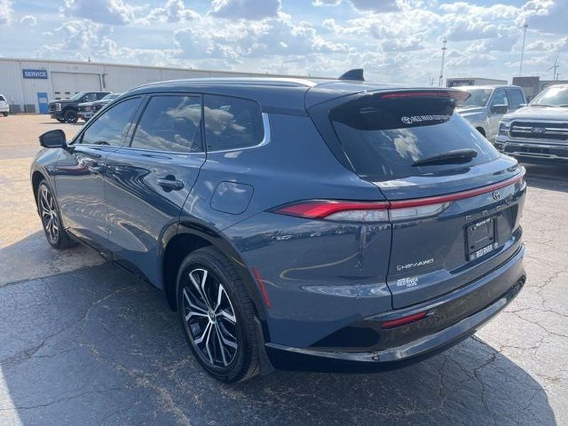 2025 Toyota Crown Signia XLE