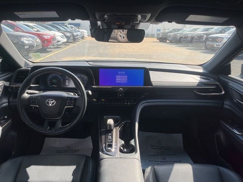 2025 Toyota Crown Signia XLE