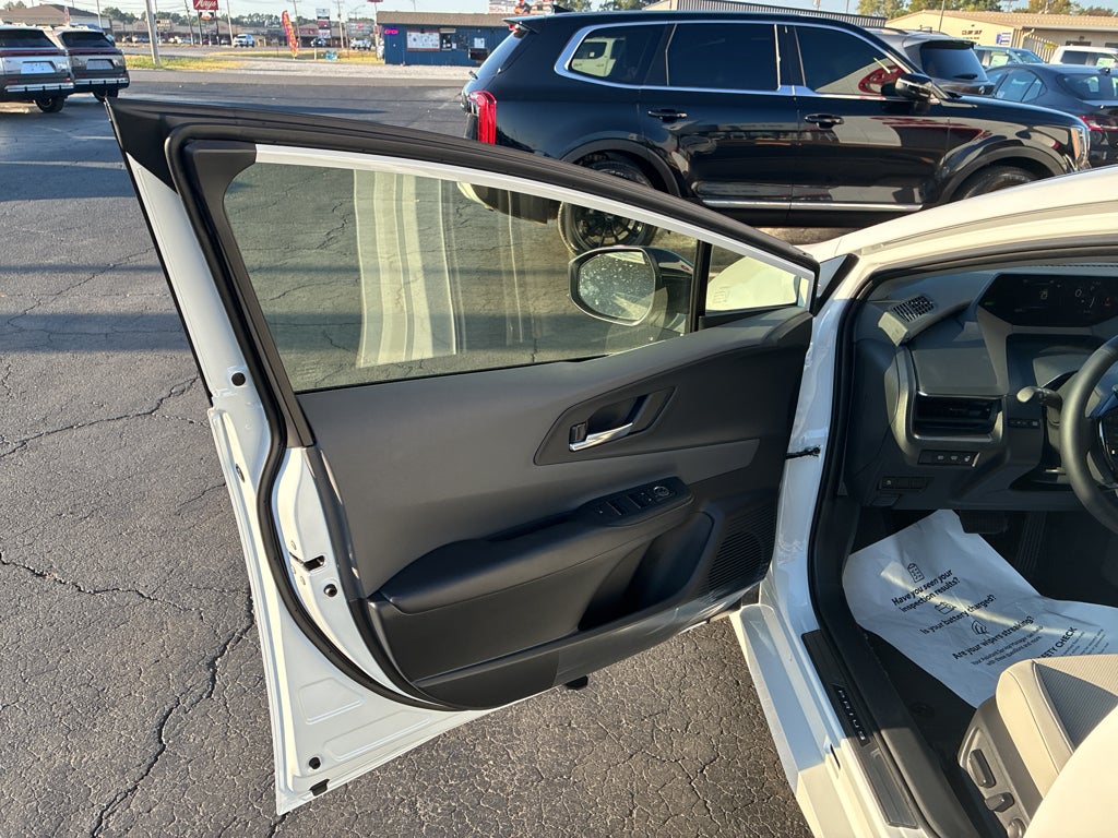 2027 Toyota Prius Plug-In XLE