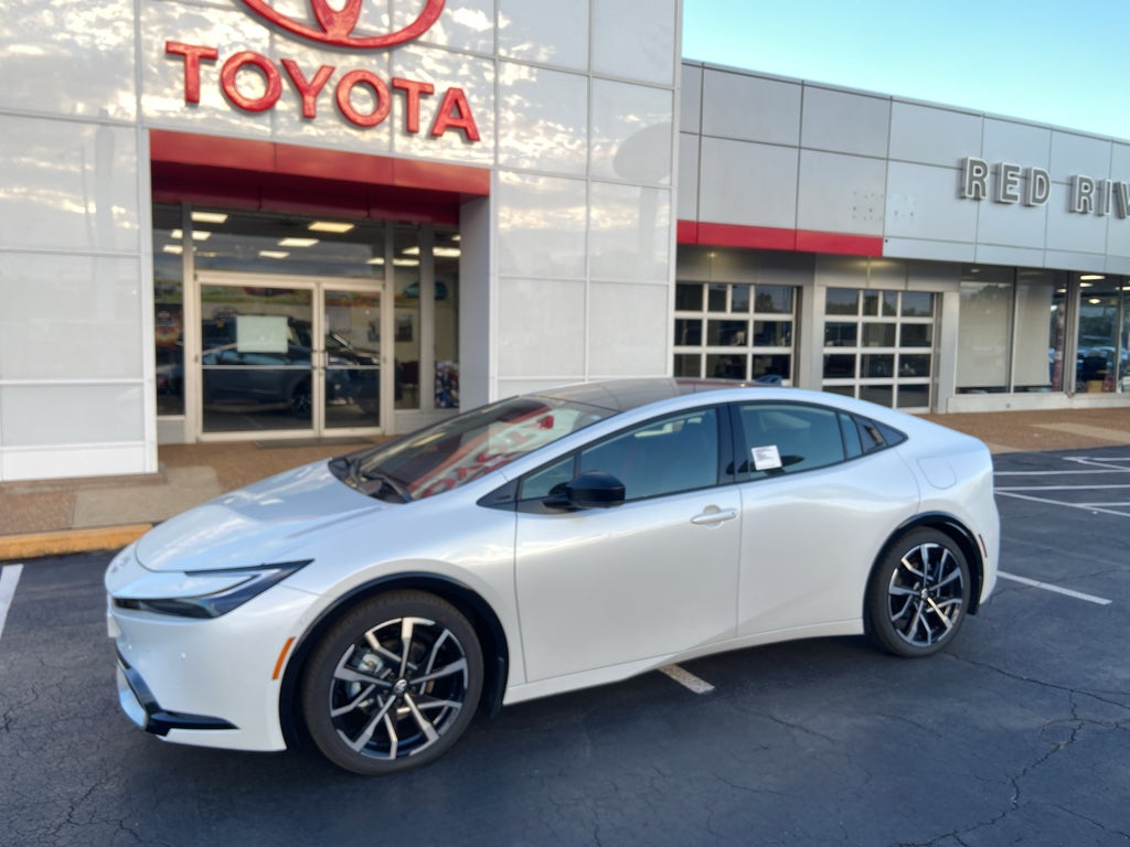 2027 Toyota Prius Plug-In XSE Premium