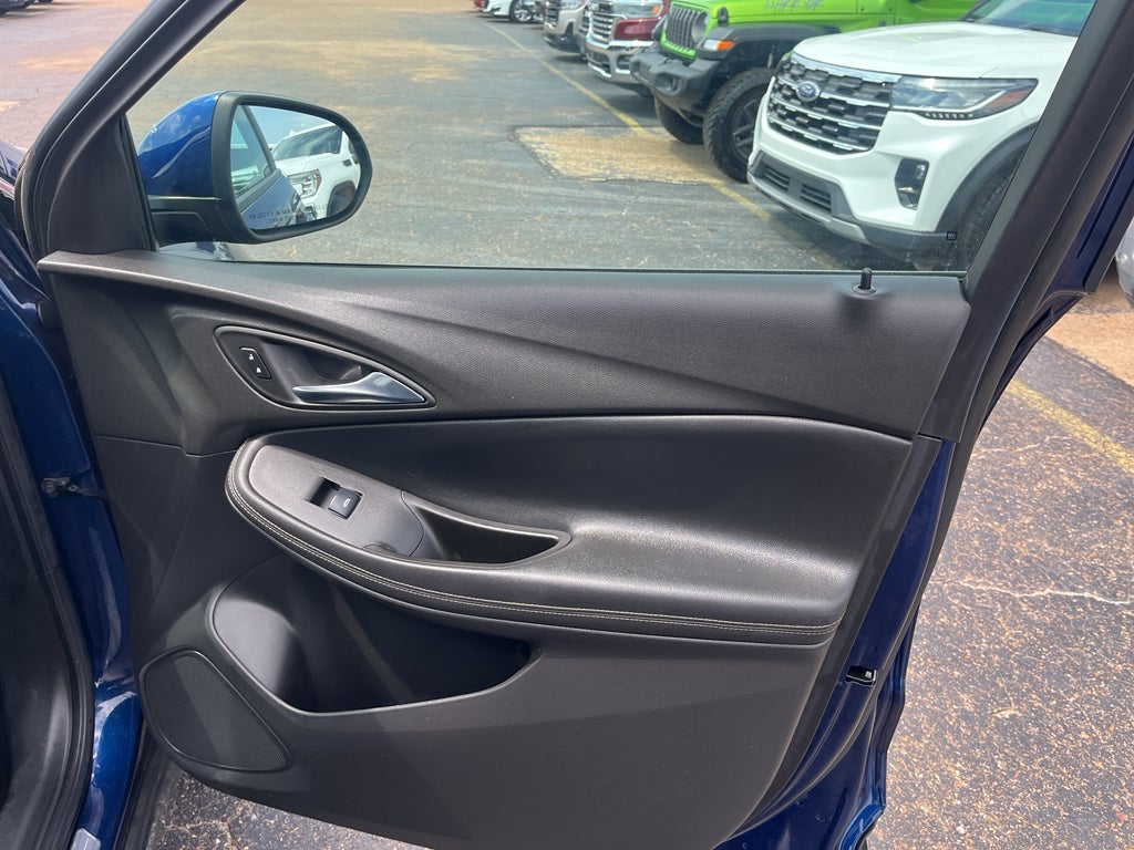 2022 Buick Encore GX Select
