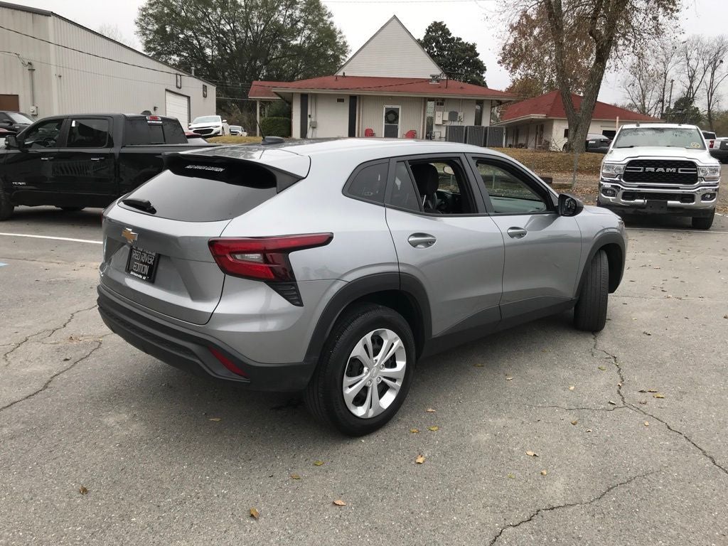 2025 Chevrolet Trax LS