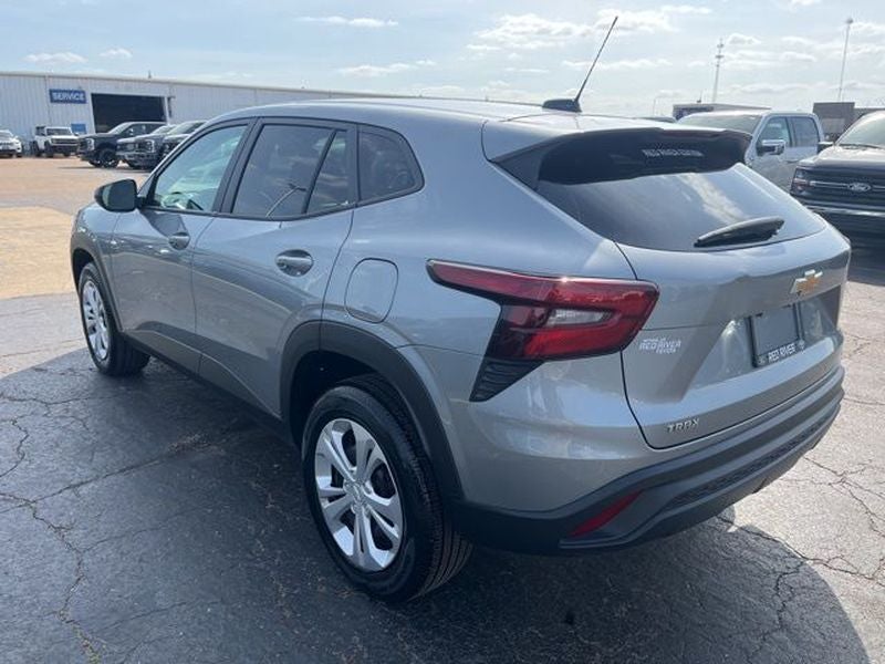 2025 Chevrolet Trax LS