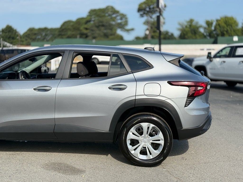 2025 Chevrolet Trax LS