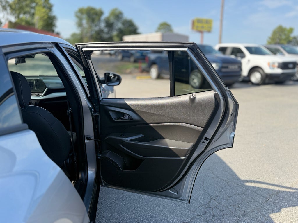2025 Chevrolet Trax LS