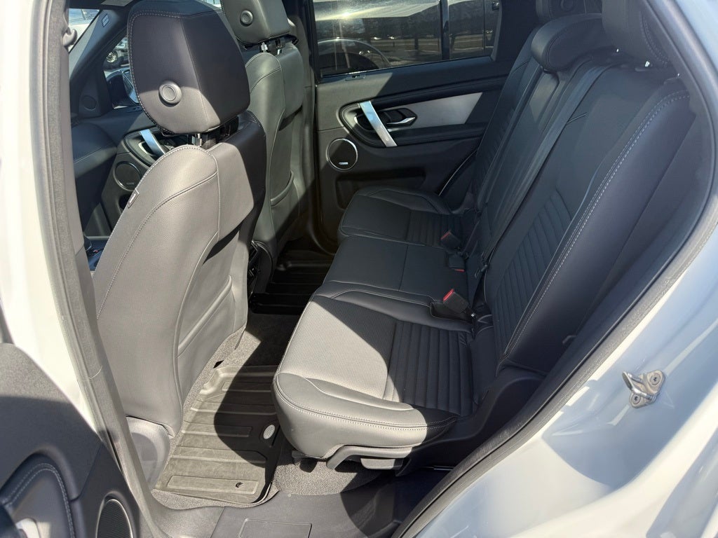 2024 Land Rover Discovery Sport SE