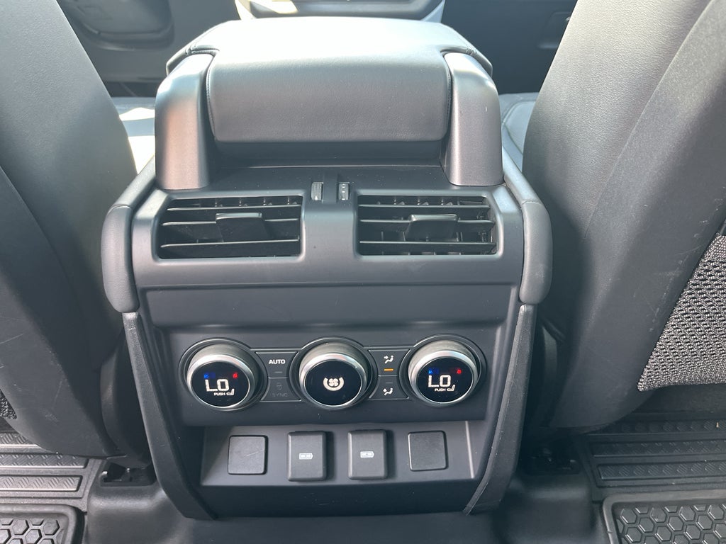 2023 Land Rover Defender 110 X-Dynamic SE