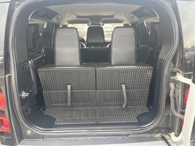 2021 Land Rover Defender 110 SE