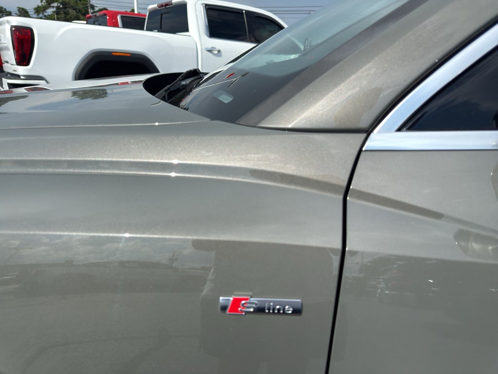 2023 Audi Q3 S line Premium
